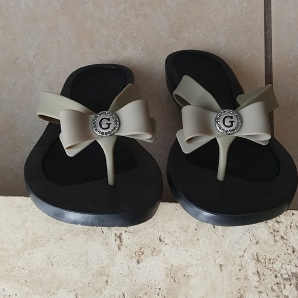 G By GUESS SANDALS - Picture 4 of 6